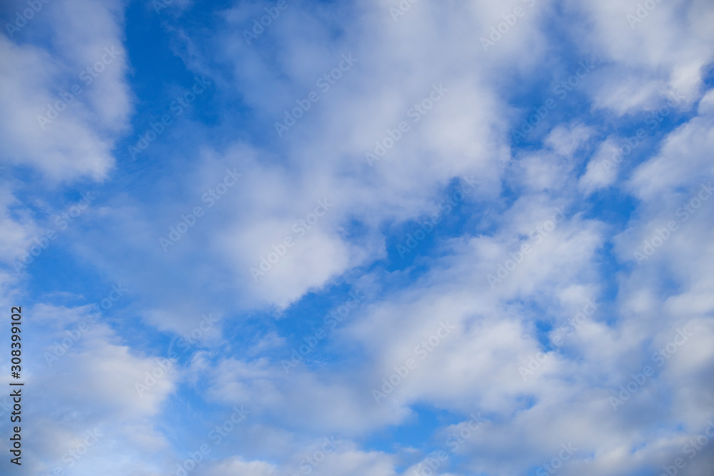 Obraz premium blue sky with white clouds