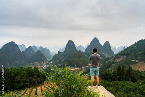 фотографія Karts hill Mountains view, on a cloudy misty morning in South China
