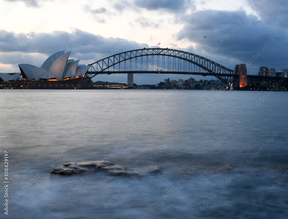 Fototapeta premium Skyline von Sydney mit Oper