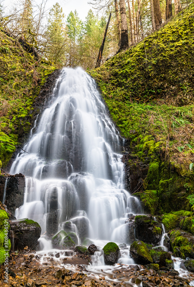 Obraz premium Fairy Falls in the Columbia River Gorge, USA