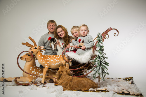 Familie in der Weihnachtszeit