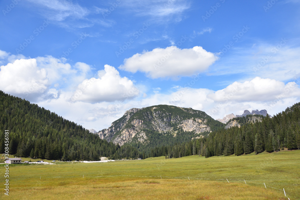 Blick in die Dolomiten bei Area Sosta Camper Misurina
