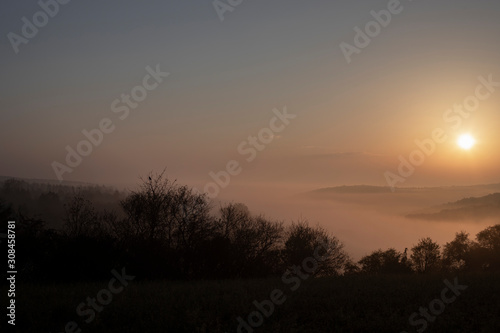 Fototapeta Naklejka Na Ścianę i Meble -  Sonne mit Nebel 3