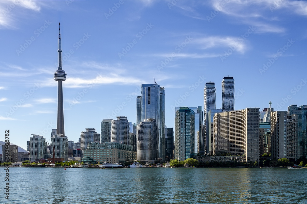 Obraz premium Toronto Skyline in a Sunny Day