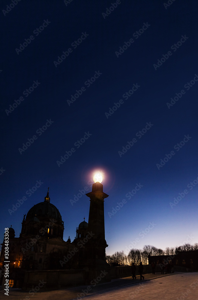 Berliner Dom, architecture Cathedral Berlin Mitte in winter. Evening, night, background sky