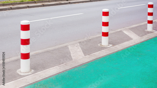 Canvas Print protected bike lane in Berlin, cyclist safety in road traffic