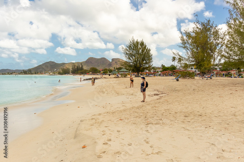 Obraz na płótnie Jolly Beach, St. Mary / Antigua - 04 14 2018: Jolly Beach, Antigua w salonie