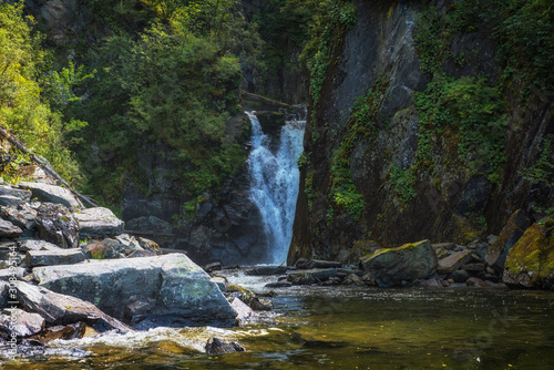 Kishte Waterfall at Lake Te...