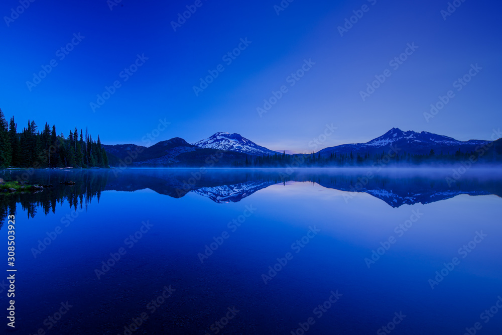 Morning Reflections on Sparks Lake Oregon