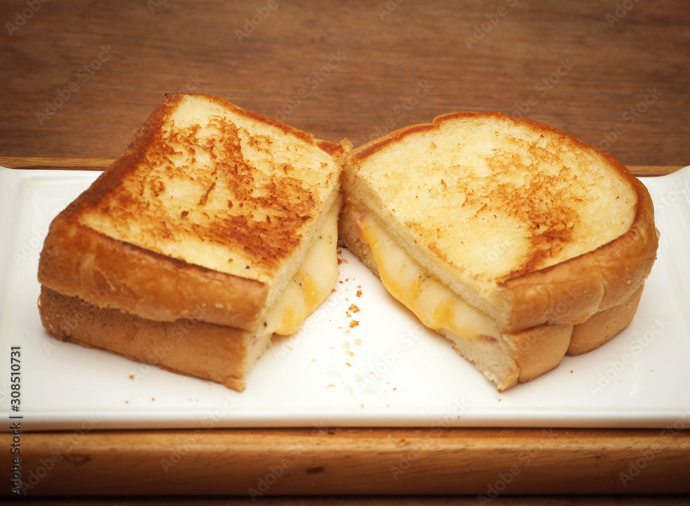 grilled cheese sandwich