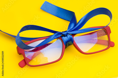 Gafas para leer y poder ver de lejos, con cristales graduados; regalo de navidad, gafa con un lazo
