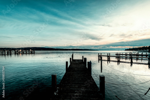 Fototapeta Naklejka Na Ścianę i Meble -  Blick über den Starnberger See	