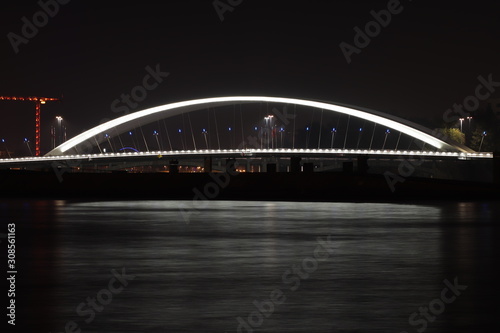 Pont Raymond Barre sur le fleuve Rhône à Lyon la nuit - Département du Rhône - Région Rhône Alpes - France - pont inauguré en 2013