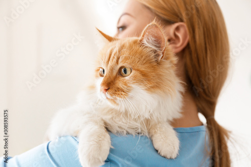 Female veterinarian with cu...