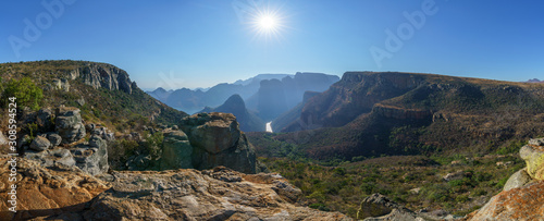 Fototapeta Naklejka Na Ścianę i Meble -  hiking the leopard trail, blyde river canyon, mpumalanga, south africa