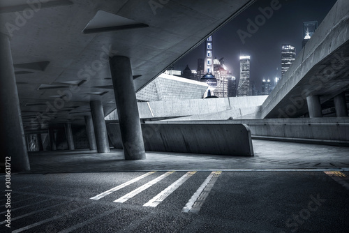 Fototapeta Naklejka Na Ścianę i Meble -  Shanghai lujiazui financial center night road platform