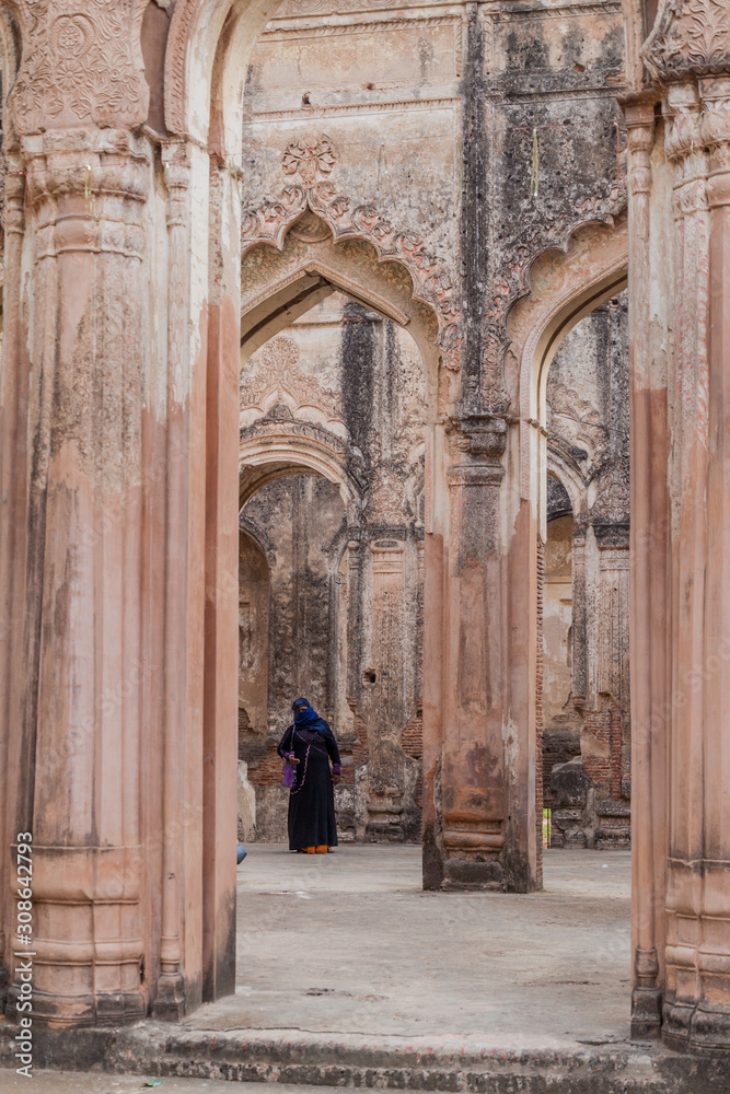 LUCKNOW, INDIA - FEBRUARY 2, 2017: Muslim woman at the Residency mosque in Lucknow, Uttar Pradesh state, India