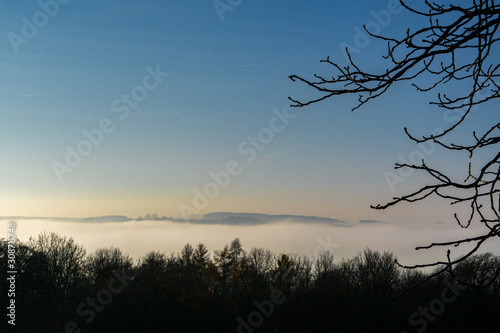 Über dem Nebel auf dem Schiffenberg