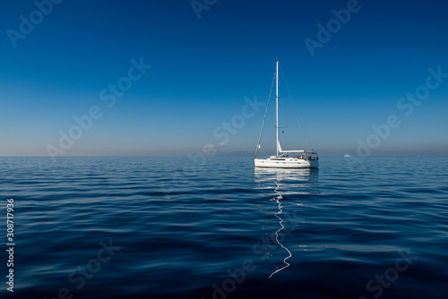 Tableau sur toile sayling yacht at the greece ocean