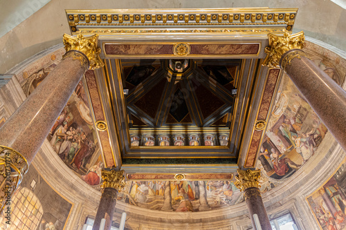 Photos Interior of basilica San Pietro in Vincoli