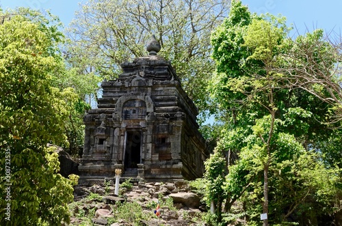 Fotografie The ancient Funan sites of Angkor Borei and Phnom Da is a hill and the name for