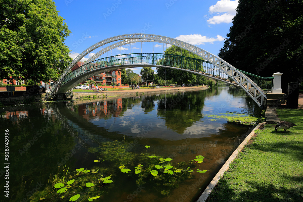 Bridge over the river Great Ouse embankment, Bedford town; Bedfordshire County, England, UK Bridge over the river Great Ouse embankment, Bedford town; Bedfordshire County, England, UK