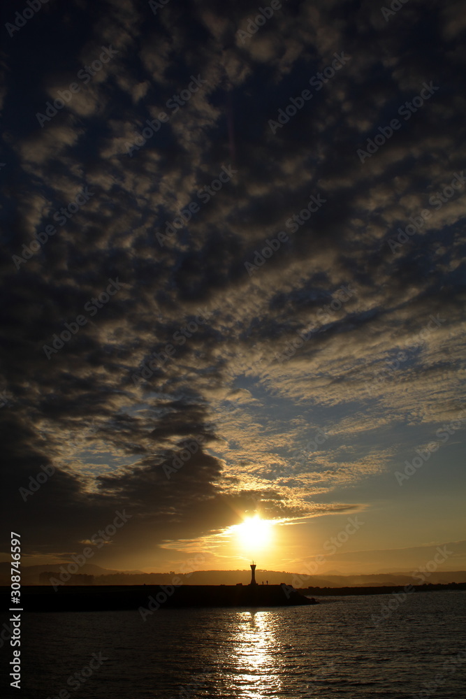 Atardecer en la escollera de San Juan Atardecer en la escollera de San Juan