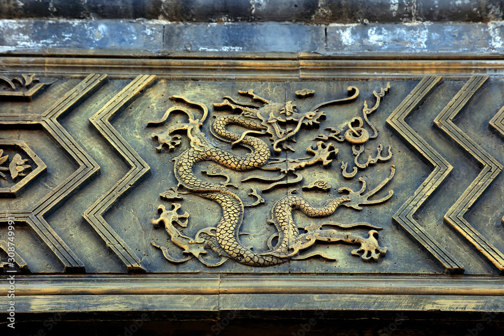 Bronze decoration in ancient China