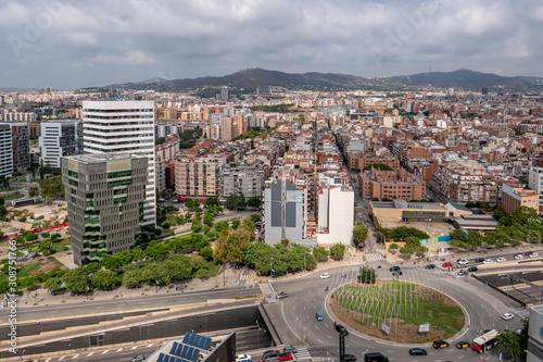 Foto Vista aérea de Hospitalet y Barcelona desde oficina vacía