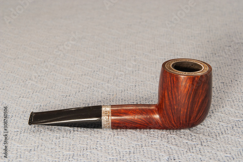 Fototapeta Naklejka Na Ścianę i Meble -  Classic briar wooden smoke pipe