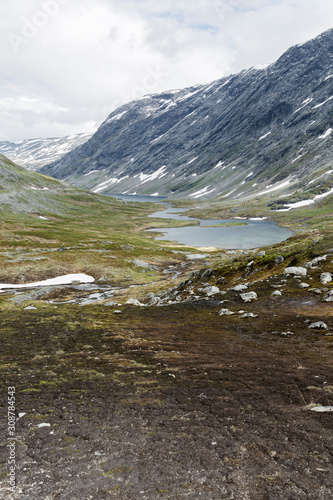 Blick auf den Langvatnet, Seen- und Berglandschaft Norwegen