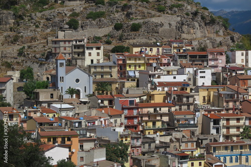 Blick auf das Bergdorf, Ulassai, Ogliastra, Sardinien  © shorty25