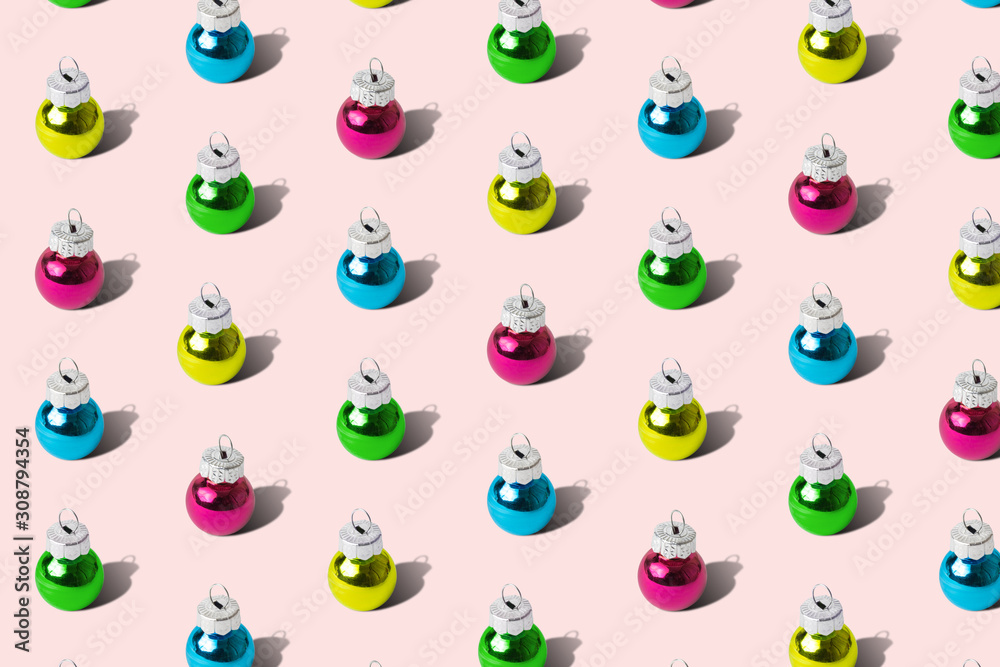 Obraz premium Pattern texture abstract made of multicolored baubles on rose.