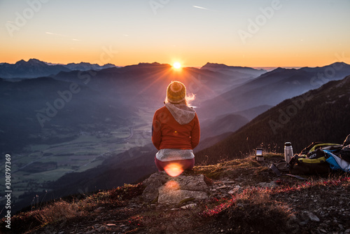 Sonnenaufgang in den Bergen