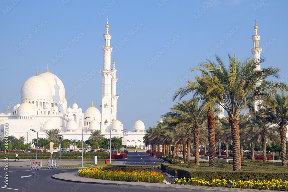 Fototapeta premium Famous White Grand Sheikh Zayed Mosque with high golden minarets 2