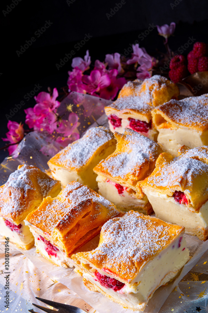 Karpatka - a delicious Polish pudding cake Karpatka - a delicious Polish pudding cake