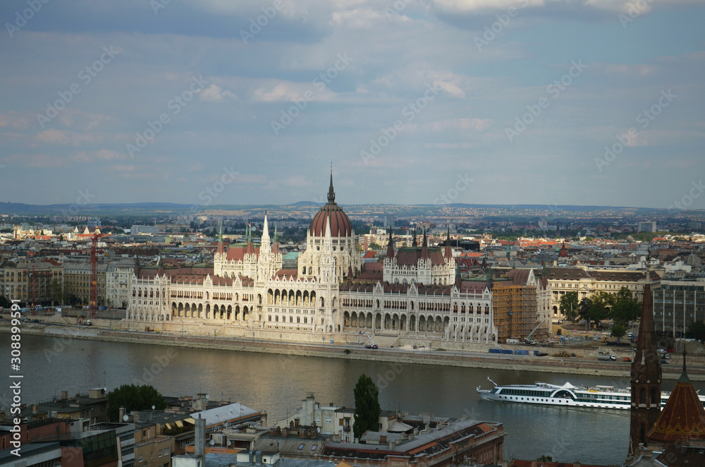 Fototapeta premium Budynek Parlament w Budapeszcie z góry
