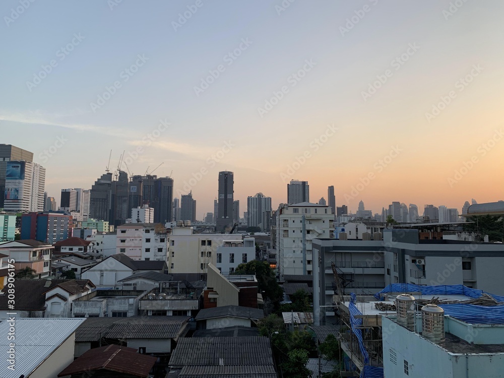 Fototapeta premium skyline at sunset