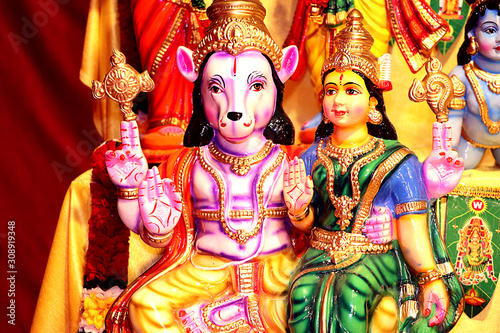 Idols of Hindu goddesses, Lakshmi and Perumal