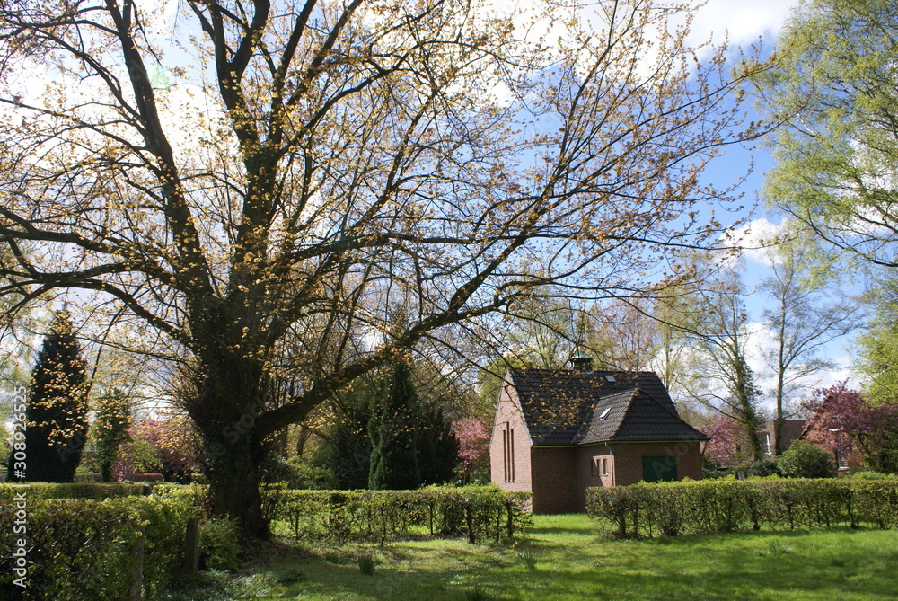 Kapelle auf dem Alten Friedhof Finkenwerder Kapelle auf dem Alten Friedhof Finkenwerder