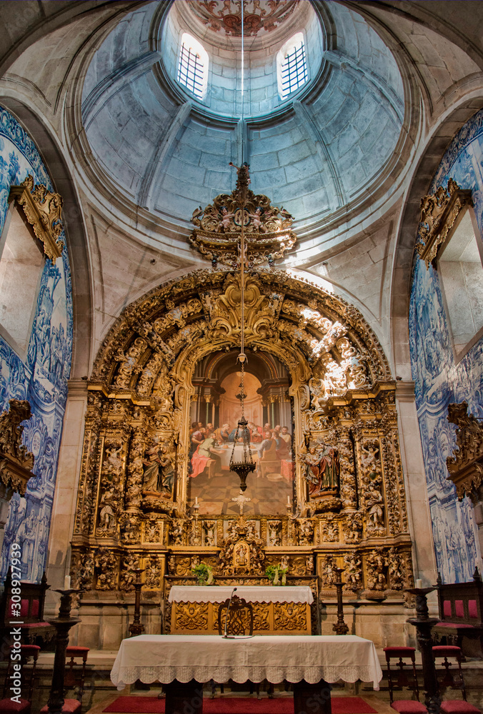 Autel baroque de l'église de la Miséricorde à Viana do Castelo, Portugal