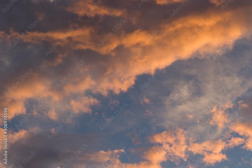 clouds in the sky during early sunset