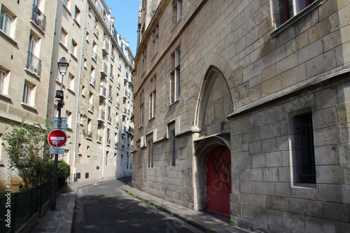 Fototapeta Naklejka Na Ścianę i Meble -  medieval mansion (sens) in paris (france) 