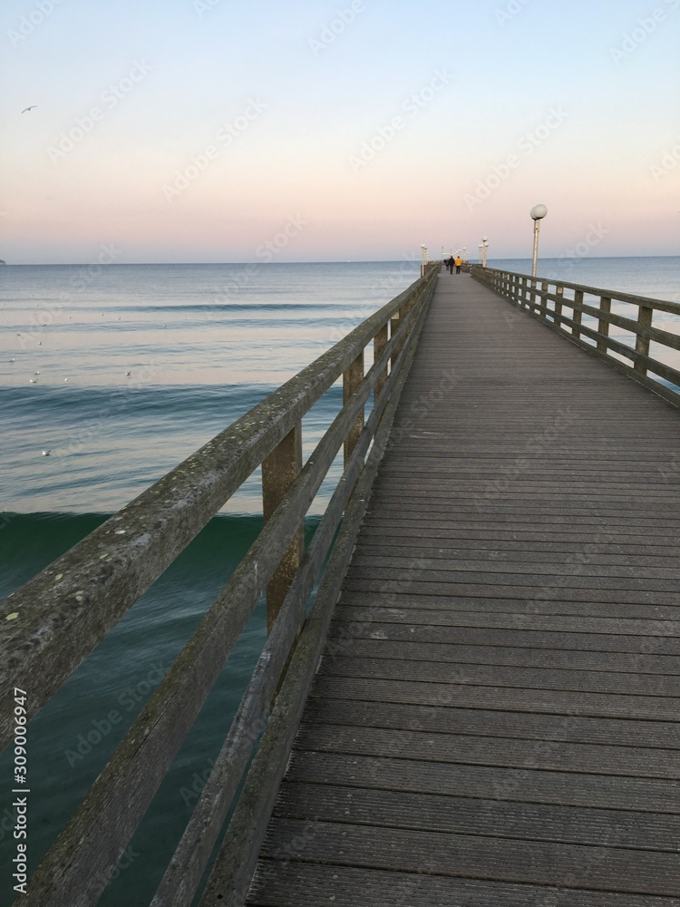 Brücke in Binz auf Rügen in Norddeutschland 