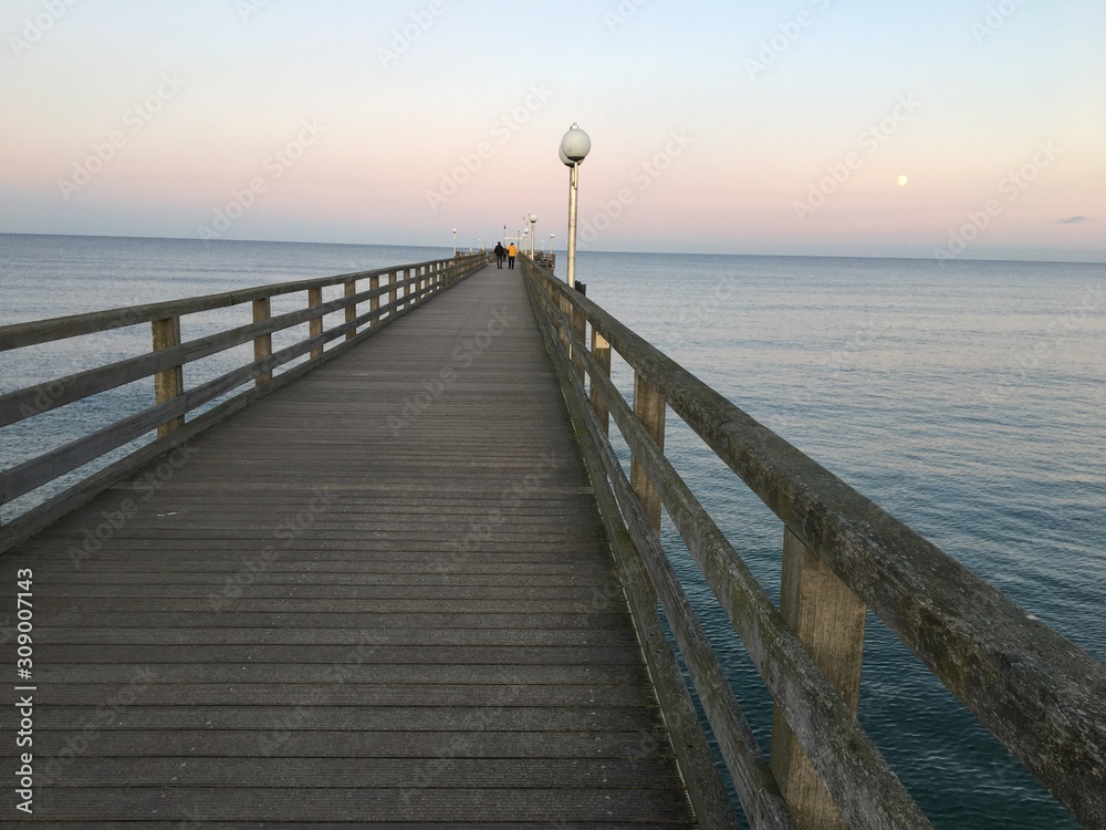 Obraz premium Brücke in binz auf Insel Rügen in deutschland