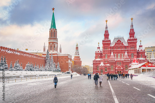Fototapeta Naklejka Na Ścianę i Meble -  View on red square and kremlin in Moscow at winter snowy day, Russia