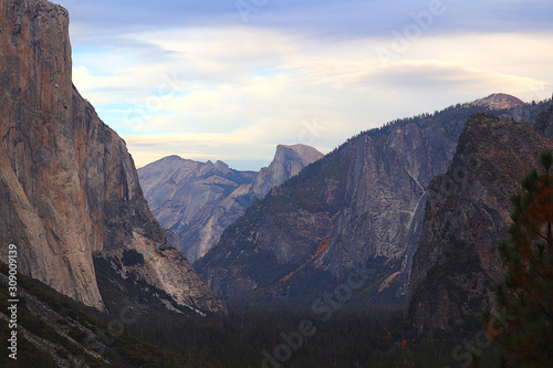 Yosemite Valley Mountain Landscape © Nakul