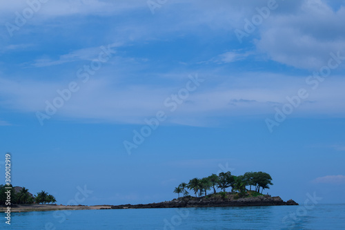 Petite île paradisiaque