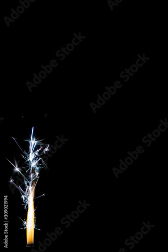 Feuerwerk vor schwarzem Hintergrund 