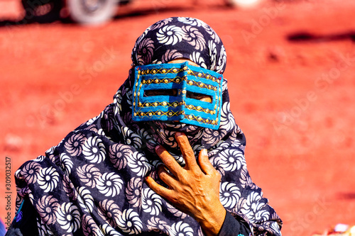 Traditional persian women on Hormuz Island, Perisan Gulf